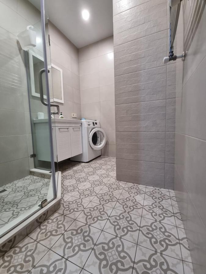 Apartment By The Sheraton Batoemi Buitenkant foto