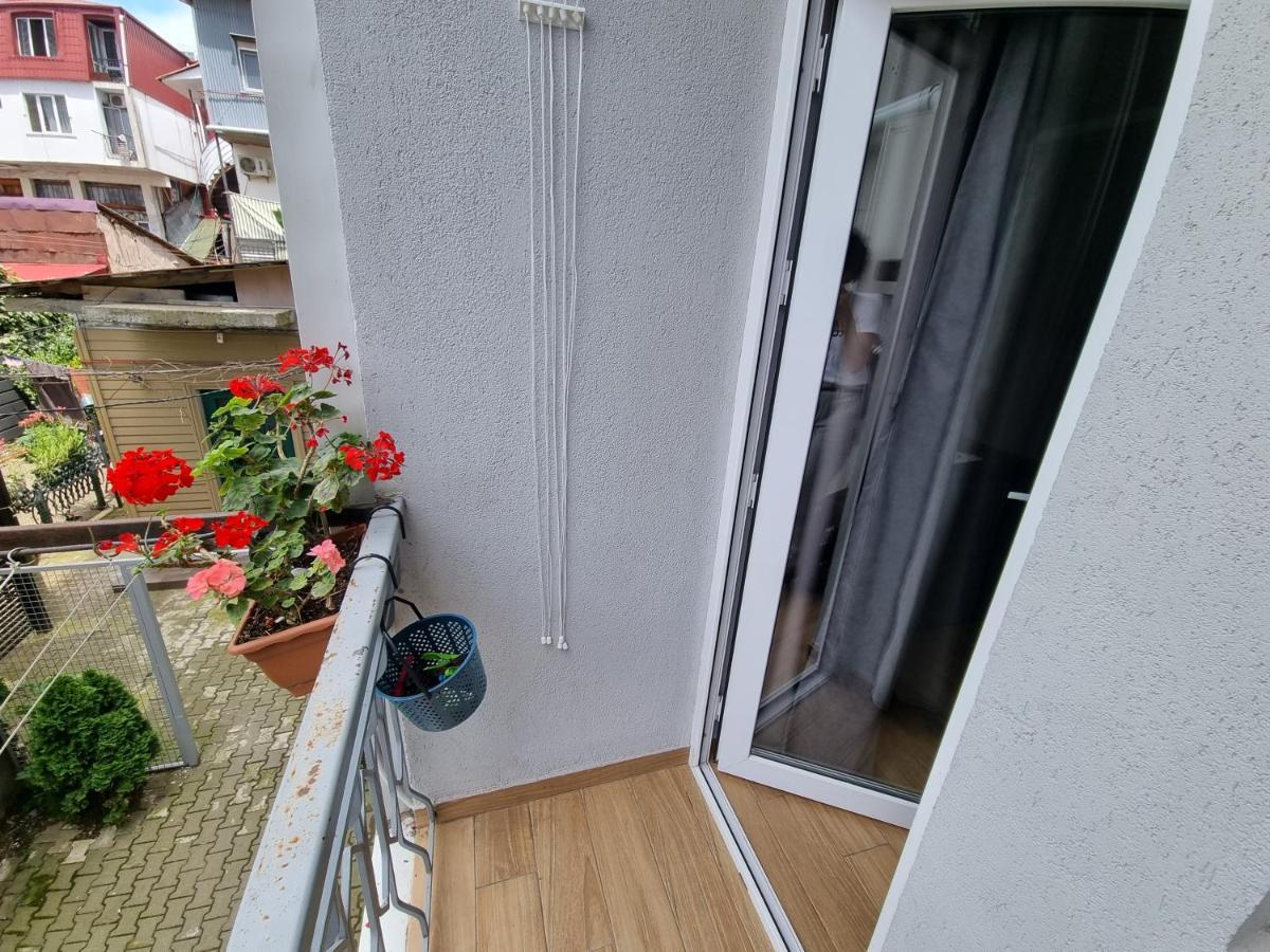 Apartment By The Sheraton Batoemi Buitenkant foto