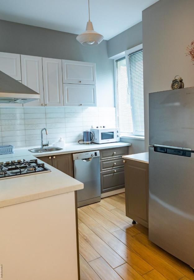 Apartment By The Sheraton Batoemi Buitenkant foto