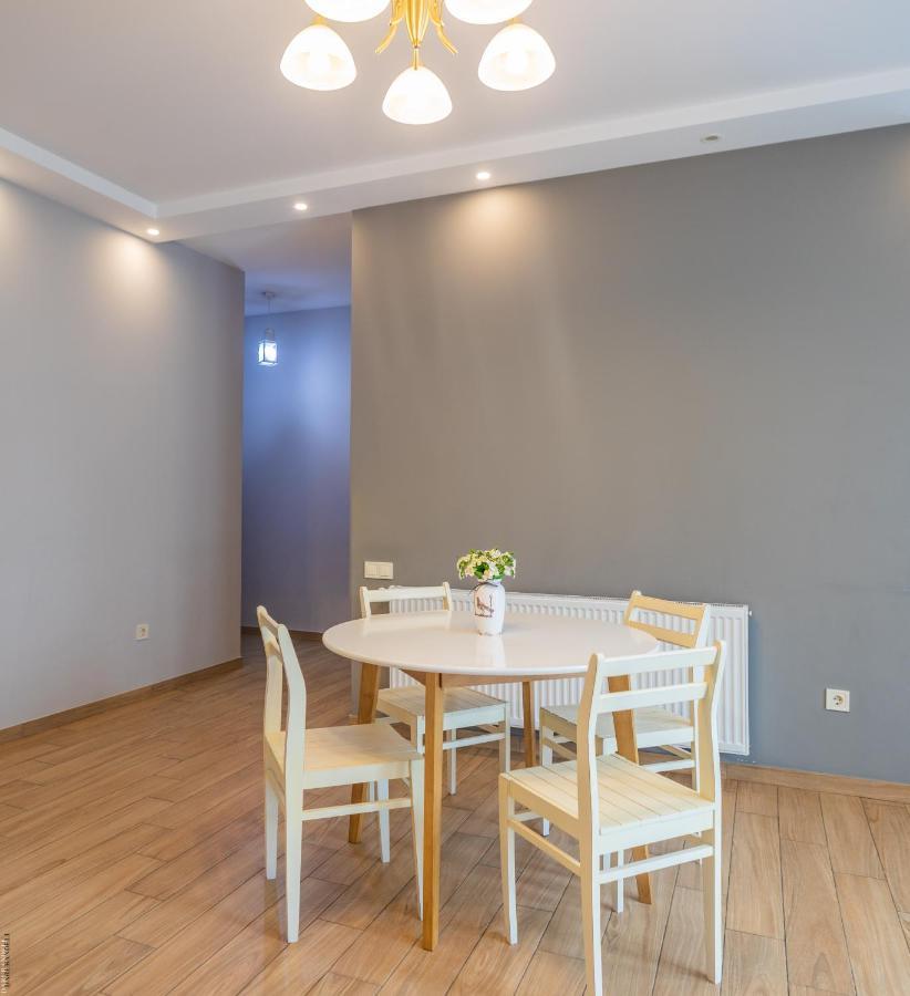 Apartment By The Sheraton Batoemi Buitenkant foto